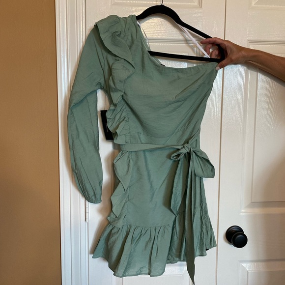 Lulu’s Ruffle One Shoulder Dress - Picture 3 of 5